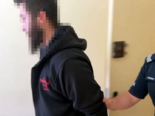 Uzbek za kierownicą auta do przewozu osób. Miał blisko promil i nielegalnie przebywał w Polsce