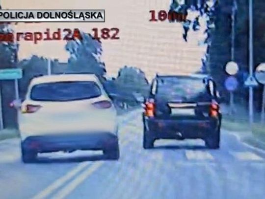 Uzbierała aż 25 punktów za niebezpieczne manewry na drodze. Nie domyśliła się, że jedzie za nią radiowóz