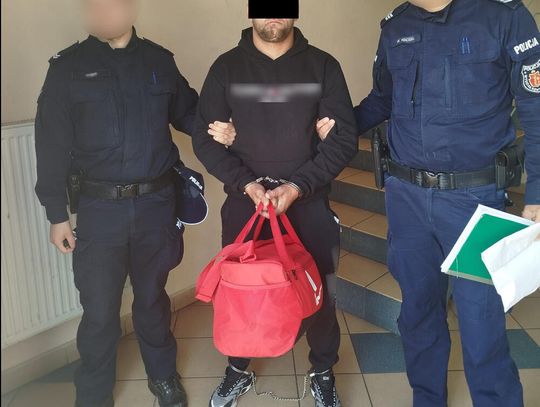 Używając gazu i pałki teleskopowej pobili dwóch mężczyzn i 17-letnią dziewczynę. Sprawcy aresztowani