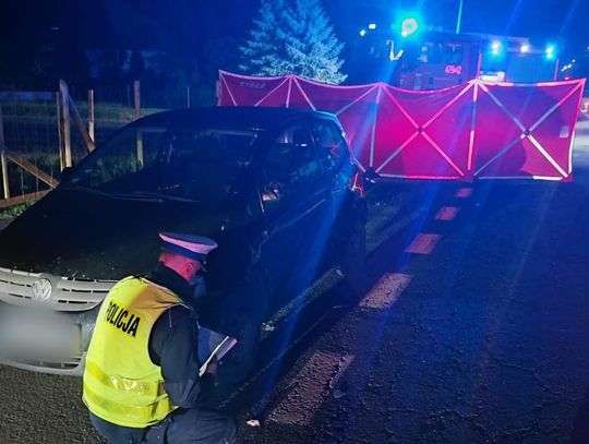 Volkswagen uderzył w pieszą. 80-letnia kobieta zginęła na miejscu Volkswagen uderzył w pieszą. 80-letnia kobieta zginęła na miejscu