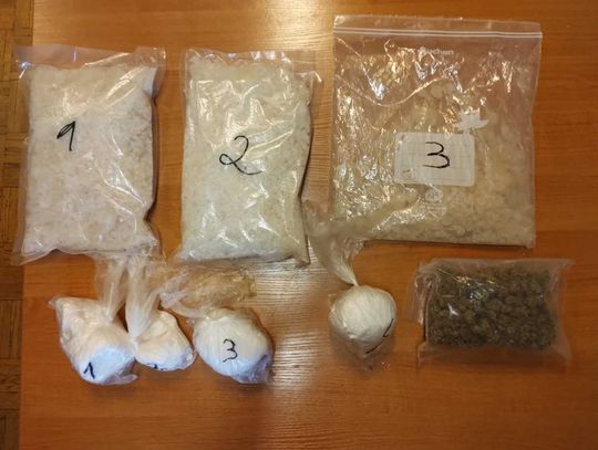 W aucie i mieszkaniu trzymał blisko 3,5 kg różnych narkotyków. Grozi mu kara do 10 lat więzienia