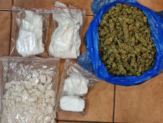 W aucie miał 1 gram narkotyków, za to w domu znaleźli ich 2,5 kilograma