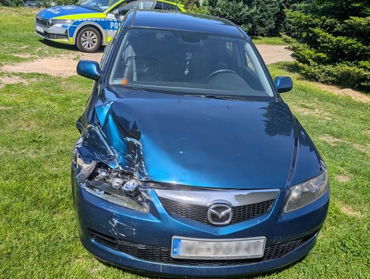 W ciągu 6 minut doprowadził do 3 kolizji. Mężczyzna za kierownicą Mazdy był kompletnie pijany W ciągu 6 minut doprowadził do 3 kolizji. Mężczyzna za kierownicą Mazdy był kompletnie pijany