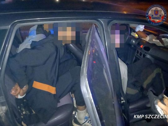 W mercedesie Ukrainiec i trzech Afgańczyków. Policja udaremniła przemyt ludzi