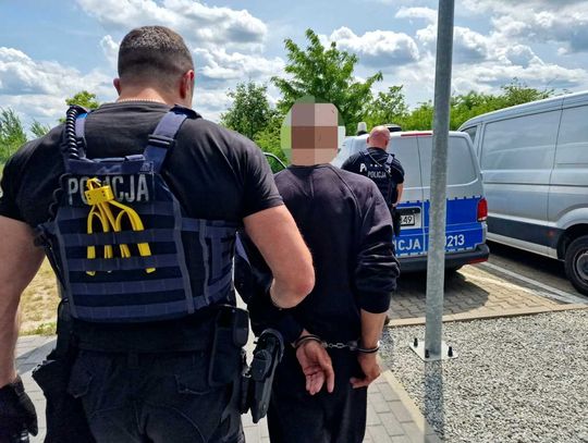 W mieszkaniu znaleziono zwłoki kobiety. Jej przyjaciel od razu przyznał się do morderstwa