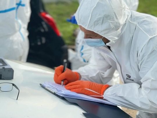 W samochodzie znaleziono zwłoki młodej kobiety. Podejrzewany o morderstwo zatrzymany po obławie