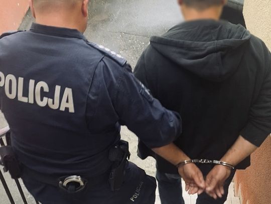 W trakcie popijawy skopał kolegę na śmierć i zabrał jego pieniądze. Ciało leżało na przystanku