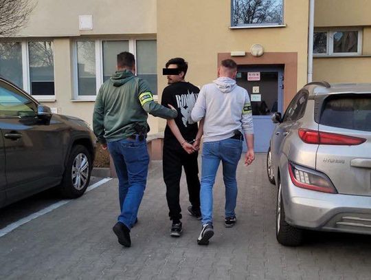 Warszawa: zaciągnęli hamulec w metrze, by pomalować wagon. Policja zatrzymała czworo Hiszpanów