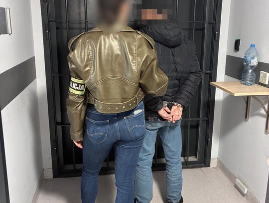 Wchodził ludziom do domów i kradł wszystko, co znalazł. 71-letni recydywista aresztowany
