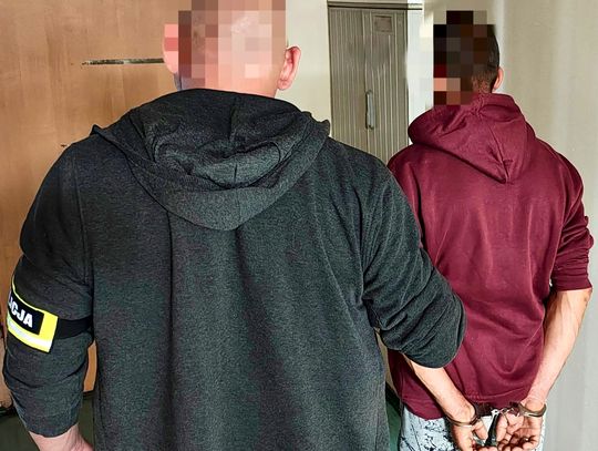 Wciągnęli mężczyznę do bramy, pobili go i zabrali dwa tysiące złotych. Sprawcom grozi długa odsiadka