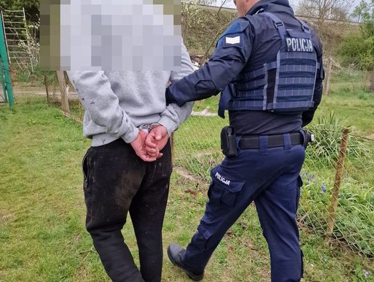 Wdarł się przez okno do byłej partnerki. Na widok innego mężczyzny wpadł w szał i dźgał go nożem