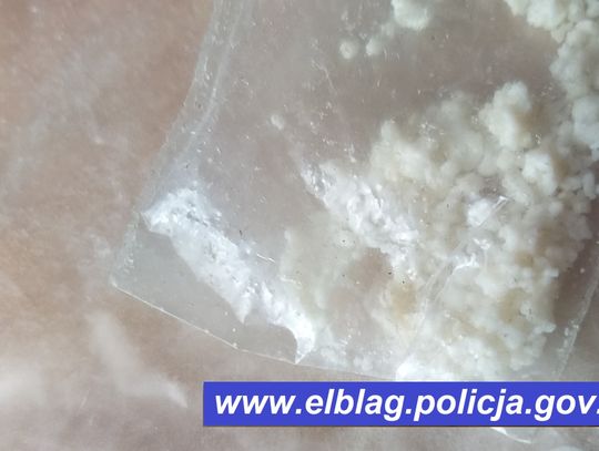 Wędkarz twierdził, że biały proszek to barwnik na robaki. Narkotester pokazał prawdę Wędkarz twierdził, że biały proszek to barwnik na robaki. Narkotester pokazał prawdę