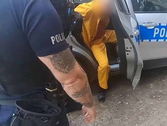 Weszli do mieszkania kolegi, gdy spał. Pobili go, a potem okradli