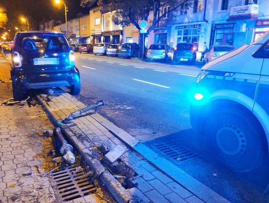 Wezwał policję do pijanego kierowcy, zapomniał, że jest poszukiwany. Mężczyzna trafił do więzienia