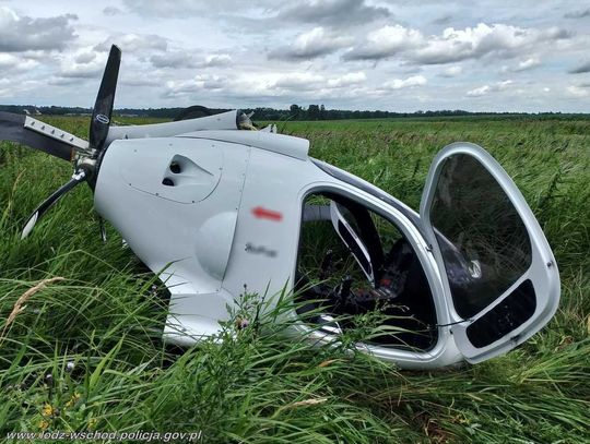 Wiatrakowiec runął na lotnisko zaraz po starcie. Pilot leciał z pasażerem
