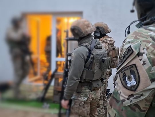 Wielka obława służb w całej Polsce. 16 członków samochodowej mafii w rękach policji Wielka obława służb w całej Polsce. 16 członków samochodowej mafii w rękach policji