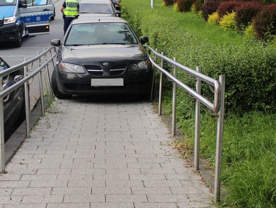 Wjechał autem na podjazd dla niepełnosprawnych. Kierowcę po amfetaminie zatrzymali świadkowie