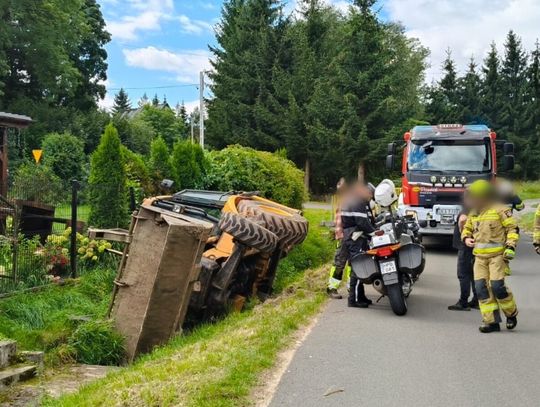 Wjechał koparką do rowu, po czym wydmuchał ponad 3 promile. Mówił, że pił dopiero po kolizji