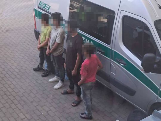 Wjechali do Polski ukryci w naczepie ciężarówki. Palestyńczycy wpadli na stacji kolejowej