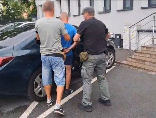 Włamał się do domu swojej rodziny i go okradł. Mężczyzna ma zakaz zbliżania się do bliskich