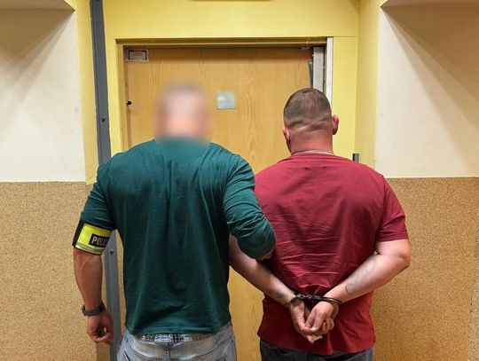 Włamał się do kwiaciarni, bo potrzebował bilonu. Złapali go w lokalu z automatami