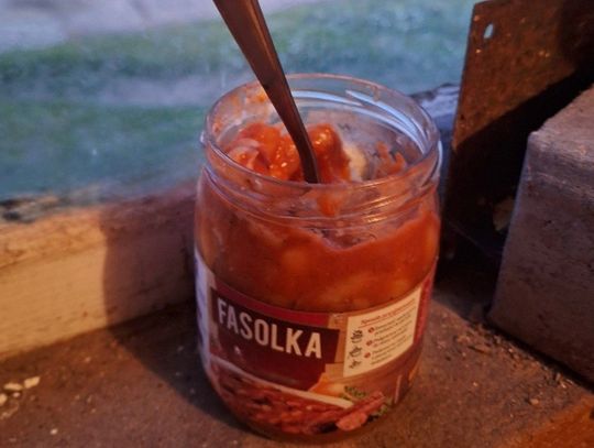 Włamała się do domu, ukradła fasolkę i trochę zjadła. Teraz grozi jej 10 lat więzienia