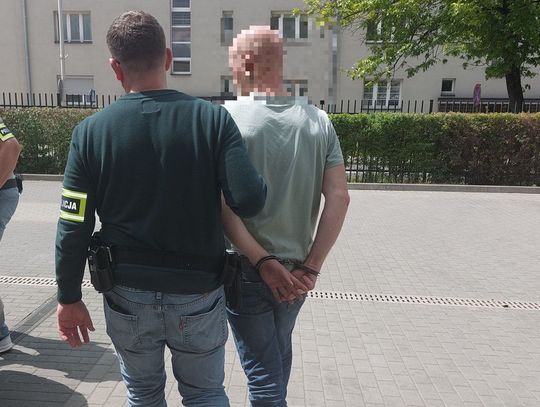 Włamali się do mieszkania i ukradli 170 tysięcy złotych. Złodziejska para nie zdołała uciec policji