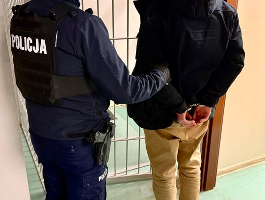 Włamywacz chodził od drzwi do drzwi i "sprawdzał" klucze. Wpadł dzięki czujnemu sąsiadowi