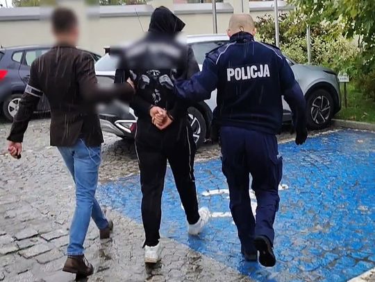 Włamywacz obrobił dwa lokale. Część skradzionego alkoholu i papierosów zakopał w ogródku