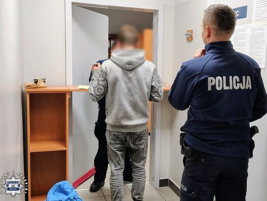 Włamywacz wyrywał kable i grzejniki z domu. Narobił strat na 85 tysięcy złotych