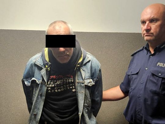 Włamywacz zaatakował policjanta szablą. W kieszeniach miał dwa granaty i ostrą amunicję