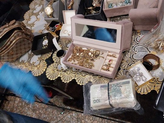 Włamywacze obrobili dom na ponad 100 tysięcy, ale krótko cieszyli się łupami. Zatrzymanie dwóch mężczyzn