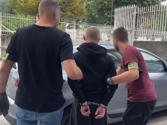 Wmówił 86-letniemu staruszkowi, że jest policjantem i ratuje jego oszczędności. Potem zabrał ponad 90 tys. zł