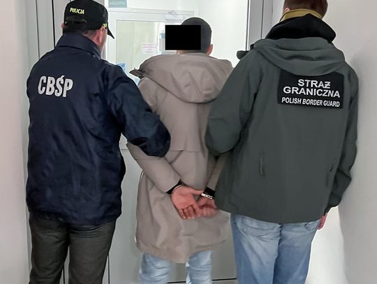 „Wor w zakonie” z 39 tożsamościami. Niebezpieczny Gruzin zatrzymany po przylocie do Polski