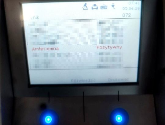 Wpadł z amfetaminą, dostał dozór i nadal ćpał. Przyjechał na komendę pod wpływem narkotyków