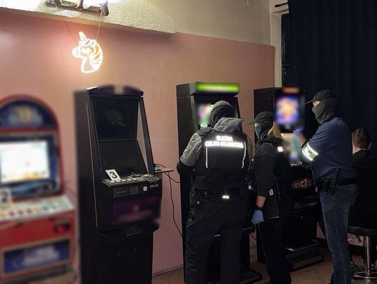 Wpadł z narkotykami przy automatach. Szybka akcja policji doprowadziła do zatrzymania dilera