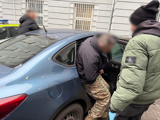 Wściekł się, bo sklepie nie mógł kupić piwa po 22. Przegonił klientów, a potem groził nożem kasjerowi