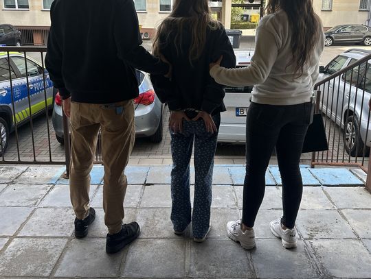 Wsiadła do auta po narkotykach, bo zgłodniała. Policjanci zatrzymali 22-latkę