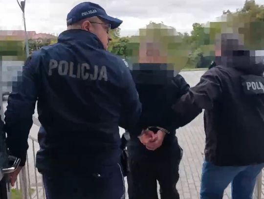 Wszedł do domu i zabrał torebkę, w której było 155 tysięcy złotych. 38-latek trafił do aresztu