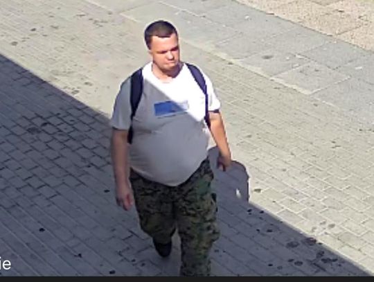 Wszedł do kościoła i dobrał się do skarbonek. Mężczyzna jest poszukiwany