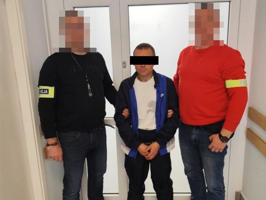 Wszedł za staruszką do jej mieszkania. Zaatakował 84-latkę i ją okradł, został już zatrzymany