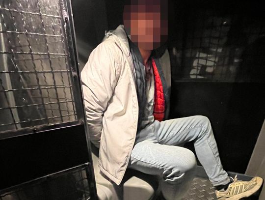 Wycinali katalizatory, mieli przy sobie sprzęt i narkotyki. Dwaj mężczyźni zatrzymani