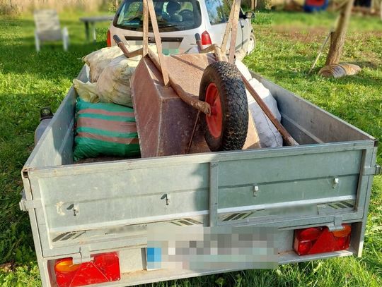 Wyczaili węgiel w opuszczonym domu. Po włamaniu wywieźli na taczce prawie 800 kilo