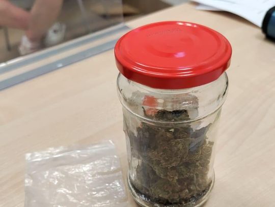 Wyglądało jak opuchnięta kostka, a  on marudził, że go boli. Ściemniał, bo miał tam narkotyki