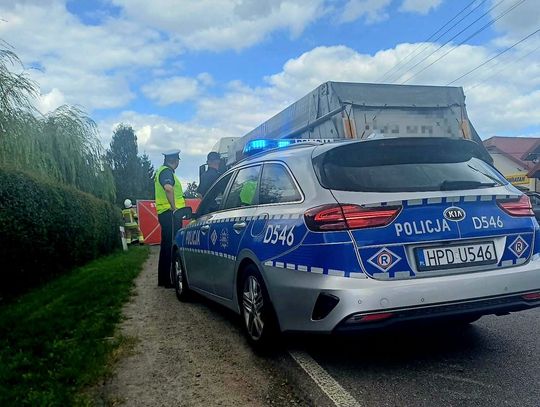 Wyjechała z parkingu wprost pod ciężarówkę. Rowerzystka zginęła na miejscu