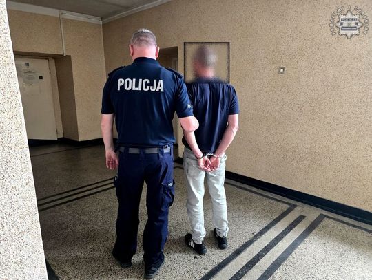 Wymachiwał na ulicy nożem i nożyczkami. Groził przechodniom, że ich zabije i wydłubie oczy