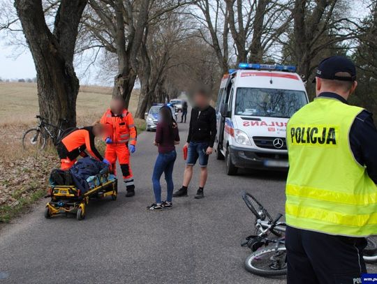 Wypadek rowerzystek. Jedna się przewróciła, druga po niej przejechała