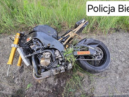 Wypadek śmiertelny motocyklisty na Śląsku. Zginął po uderzeniu w drzewo