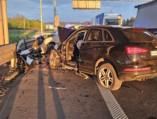 Wypadek śmiertelny na drodze S8. Zginęła kierująca audi, która jechała pod prąd
