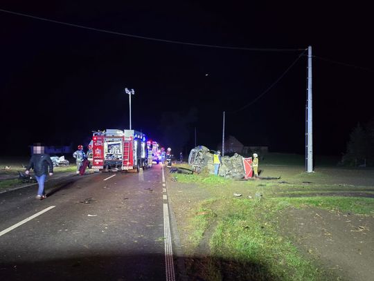 Wypadek śmiertelny podczas włączania się do ruchu. Zginęła kobieta, cztery osoby ranne [FOTO]